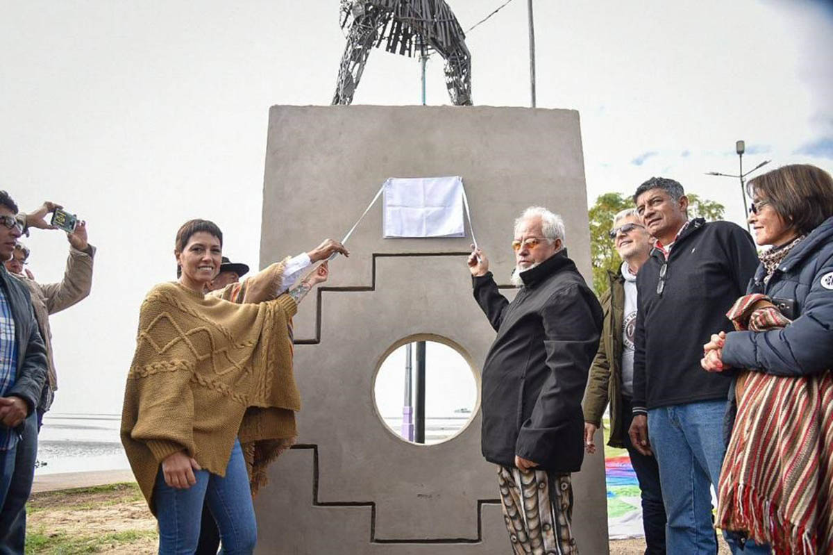 Acto de inauguración del monumento al Indio Kilme