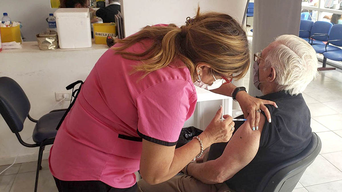 COVID: recomiendan completar la vacunación