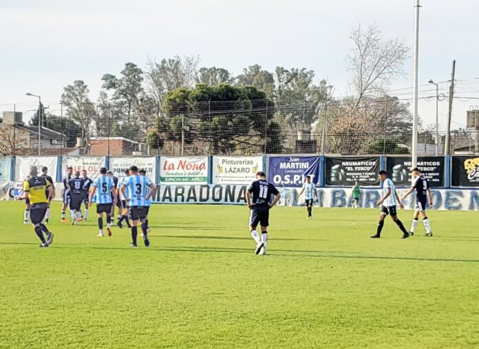 Argentino jugó ante Merlo