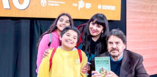 Felipe Pigna presentó su nuevo libro en Berazategui