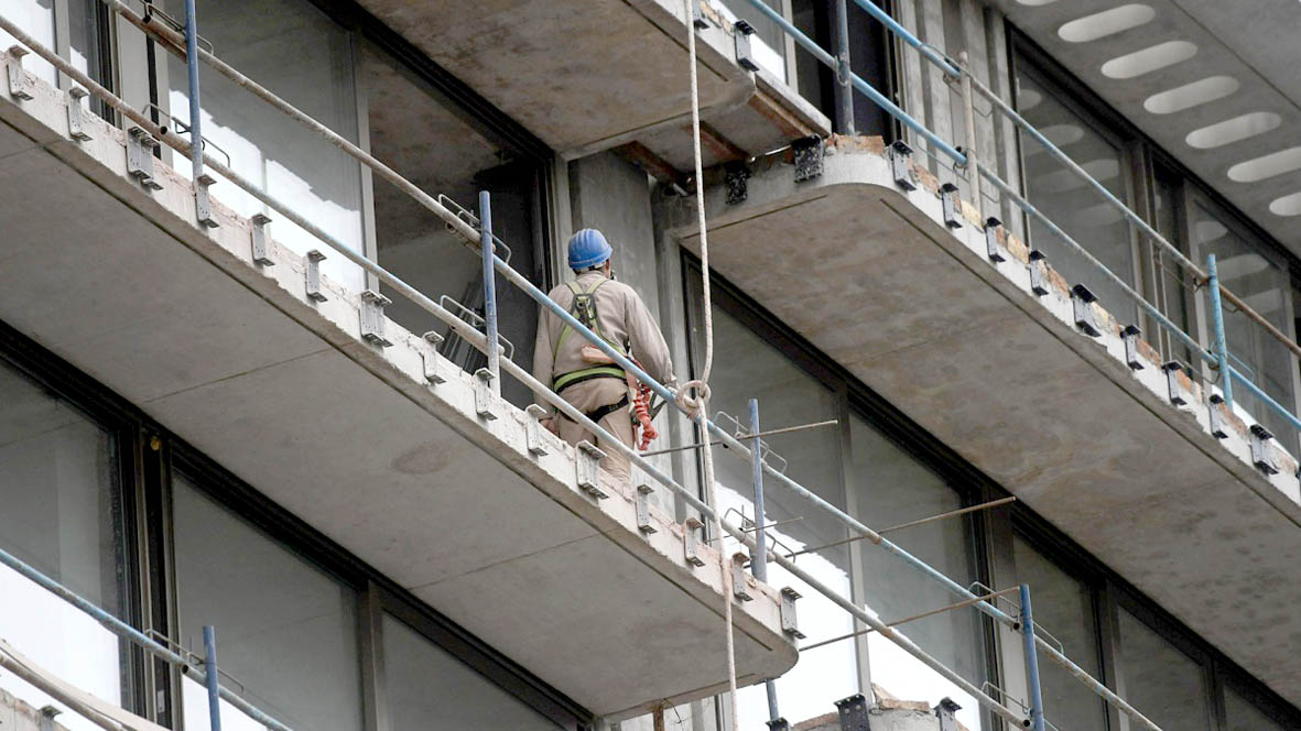 espidos en las empresas constructoras milei