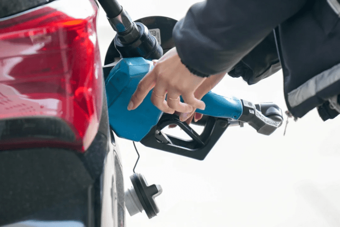 El Gobierno pidió más moderación para aumentar los combustibles