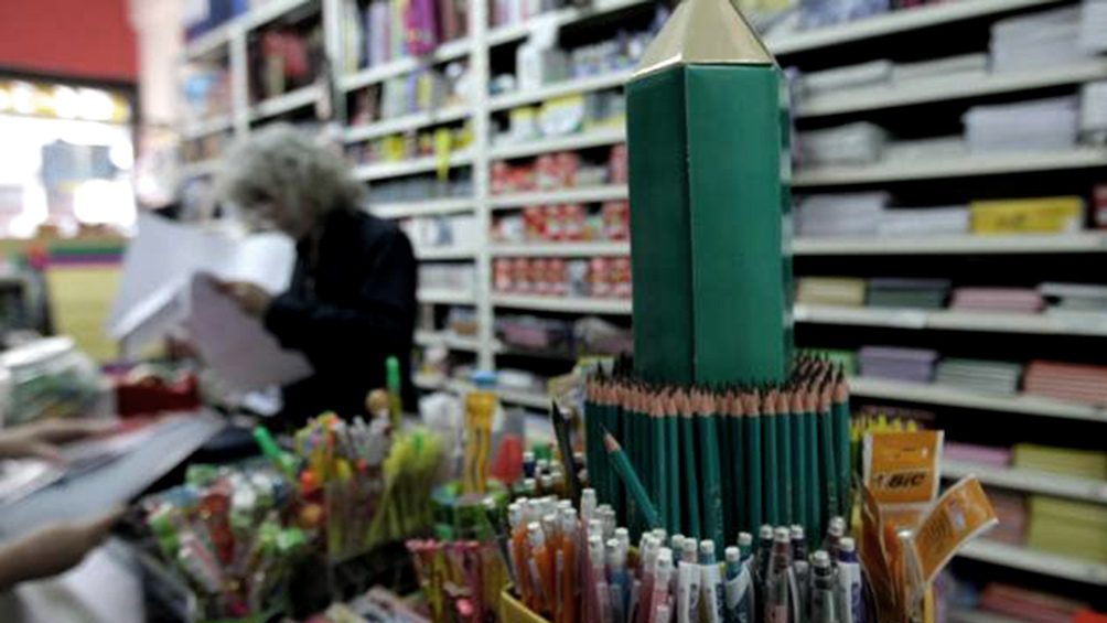 Utiles-escolares-8-mil-pesos-por-mes