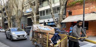 La Clase Media Argentina en Crisis Testimonios Revelan Impacto de la Inflación y los Ajustes