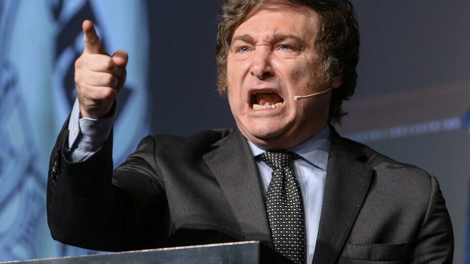 Milei y su inútil esfuerzo por frenar el rechazo al mega DNU