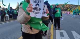 Protestas en Bariloche contra la Presencia de Javier Milei a Pesad del Fuerte Operativo de Seguridad