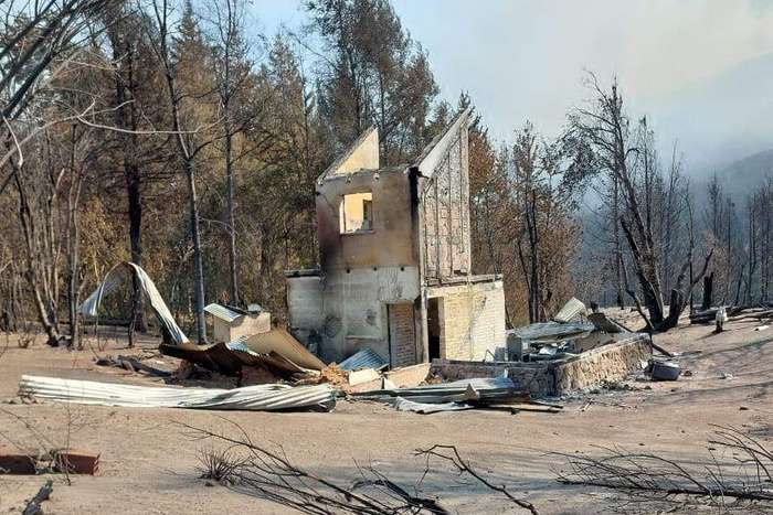 Incendios en la Patagonia: el fuego sigue avanzando y los vecinos buscan reconstruir sus vidas