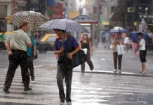 A qué hora llueve hoy viernes en el AMBA: el mapa en vivo de las tormentas y el informe del SMN