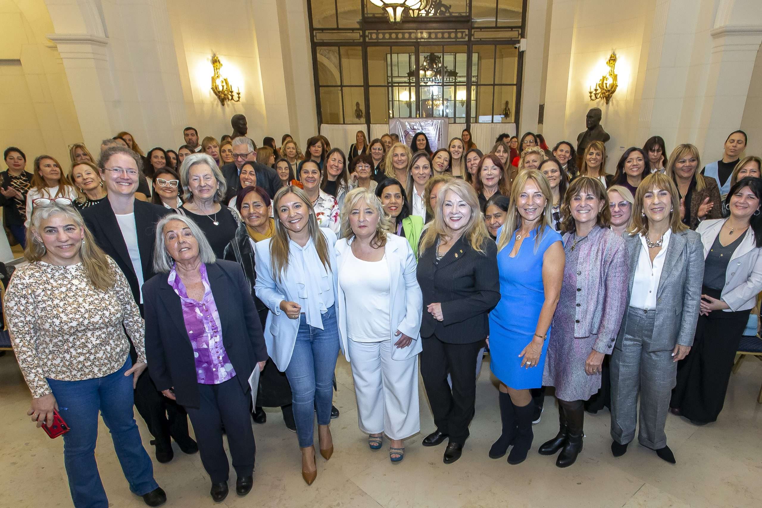 Mujeres Líderes en Acción brilló en la Legislatura porteña con un evento de gran categoría