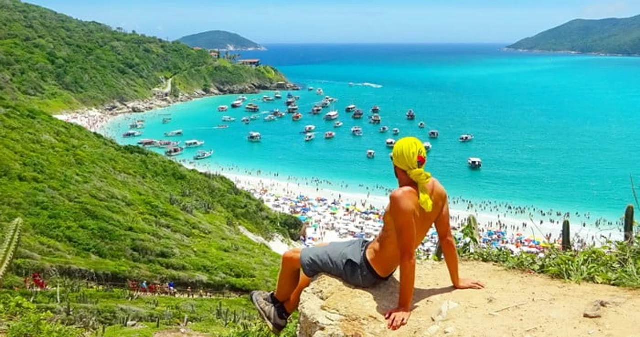 Un notición para los 2 millones de argentinos que van a Brasil: con QR se paga 10% más barato que con reales