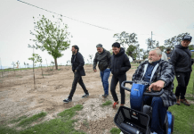 Mayra recorrió la pileta que construye el Sindicado de Comercio en la ribera mayra-comercio