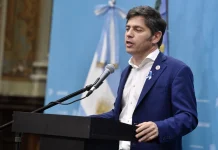 Kicillof: “La soberanía se pone en riesgo ante cañones y sumisión política” Kicillof: “La soberanía se pone en riesgo ante cañones y sumisión política”