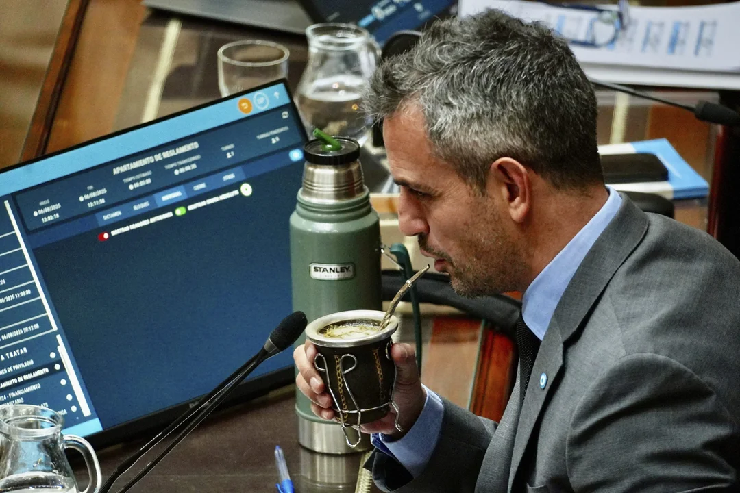 LLA busca llegar a 100 diputados: la estrategia para controlar la Cámara y aprobar el Presupuesto 2026