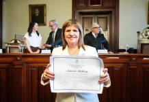 Patricia Bullrich y sus compañeros de lista fueron proclamados como legisladores nacionales Patricia Bullrich y sus compañeros de lista fueron proclamados como legisladores nacionales