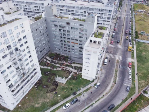 Vecinos evacuados por el derrumbe en Parque Patricios convocan a un abrazo al edificio y reclaman respuestas