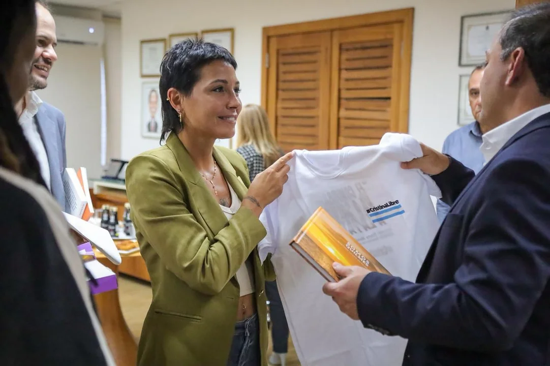 Mayra Mendoza gestionó en Brasil financiamiento para obras hídricas en la cuenca San Francisco–Las Piedras