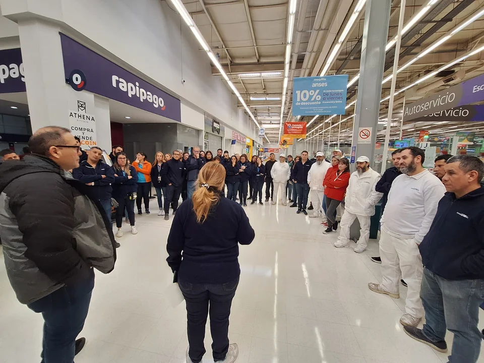 Crisis en supermercados: despidos, cierres y recortes de personal en varias provincias