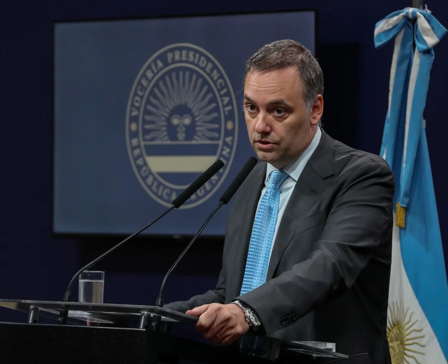 Citan a una escribana clave en la causa por presunto enriquecimiento contra Adorni