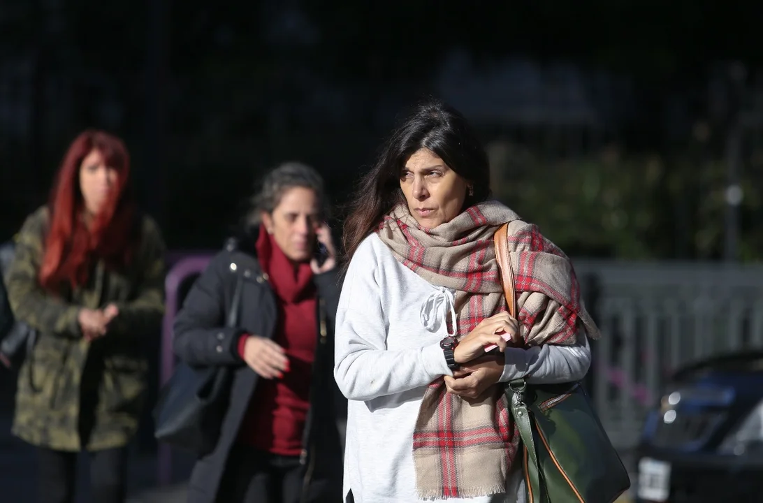 Clima estable y otoñal en el AMBA: miércoles con sol, nubosidad variable y máxima de 17 grados