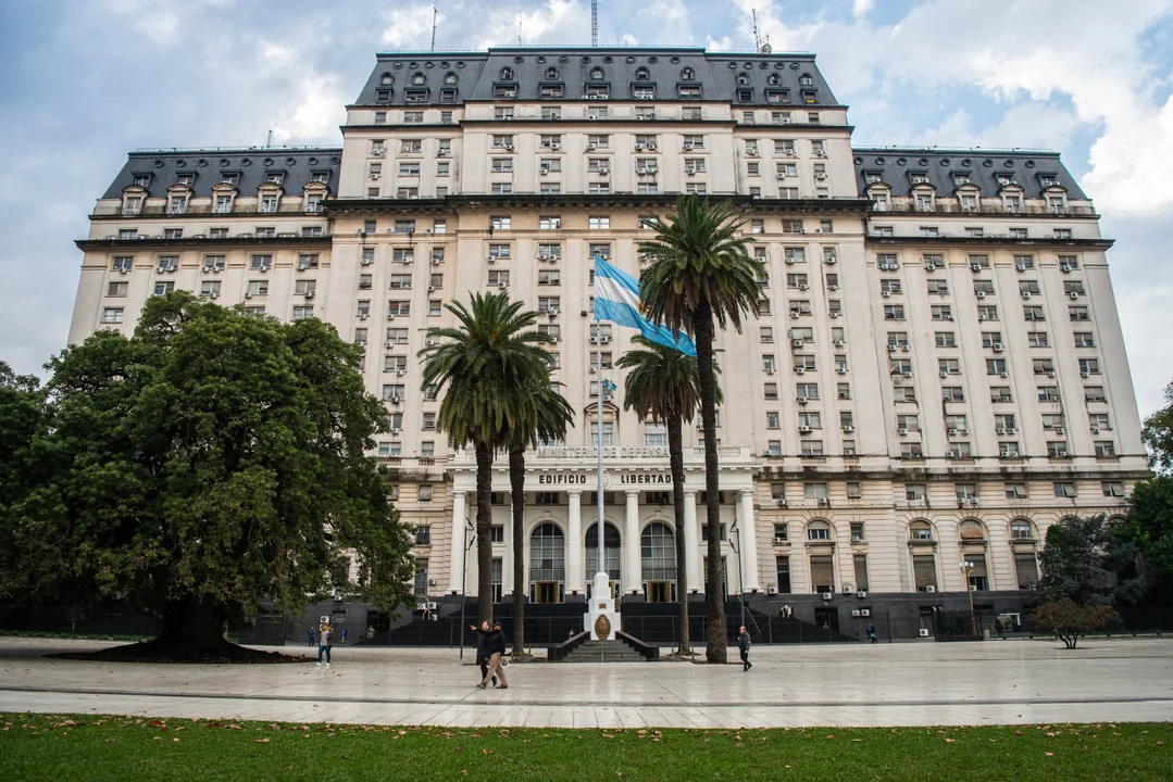 Renunció el titular de la obra social militar en medio de una crisis sanitaria