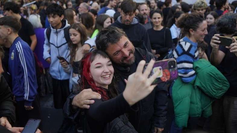 Grabois se sumó a la Marcha Universitaria y apuntó contra el Gobierno: “Déjense de joder con la educación pública”