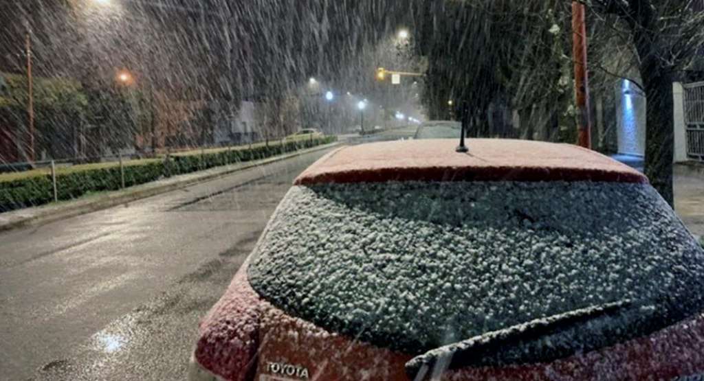 ¿Puede volver a nevar en Buenos Aires? El frío polar reaviva una vieja ilusión en el AMBA