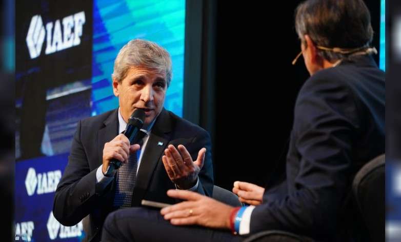 Caputo anticipó una nueva iniciativa de Inocencia Fiscal y aseguró que la deuda está cubierta