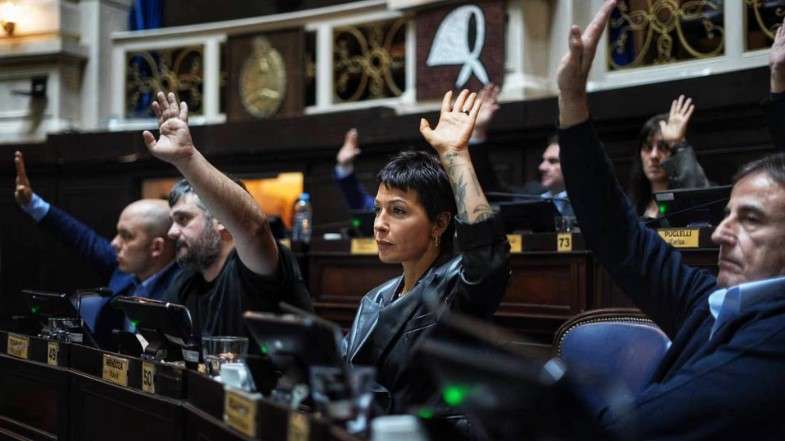 Rechazan cambios al Fondo de Emergencia Municipal y Mayra Mendoza cuestionó a la oposición