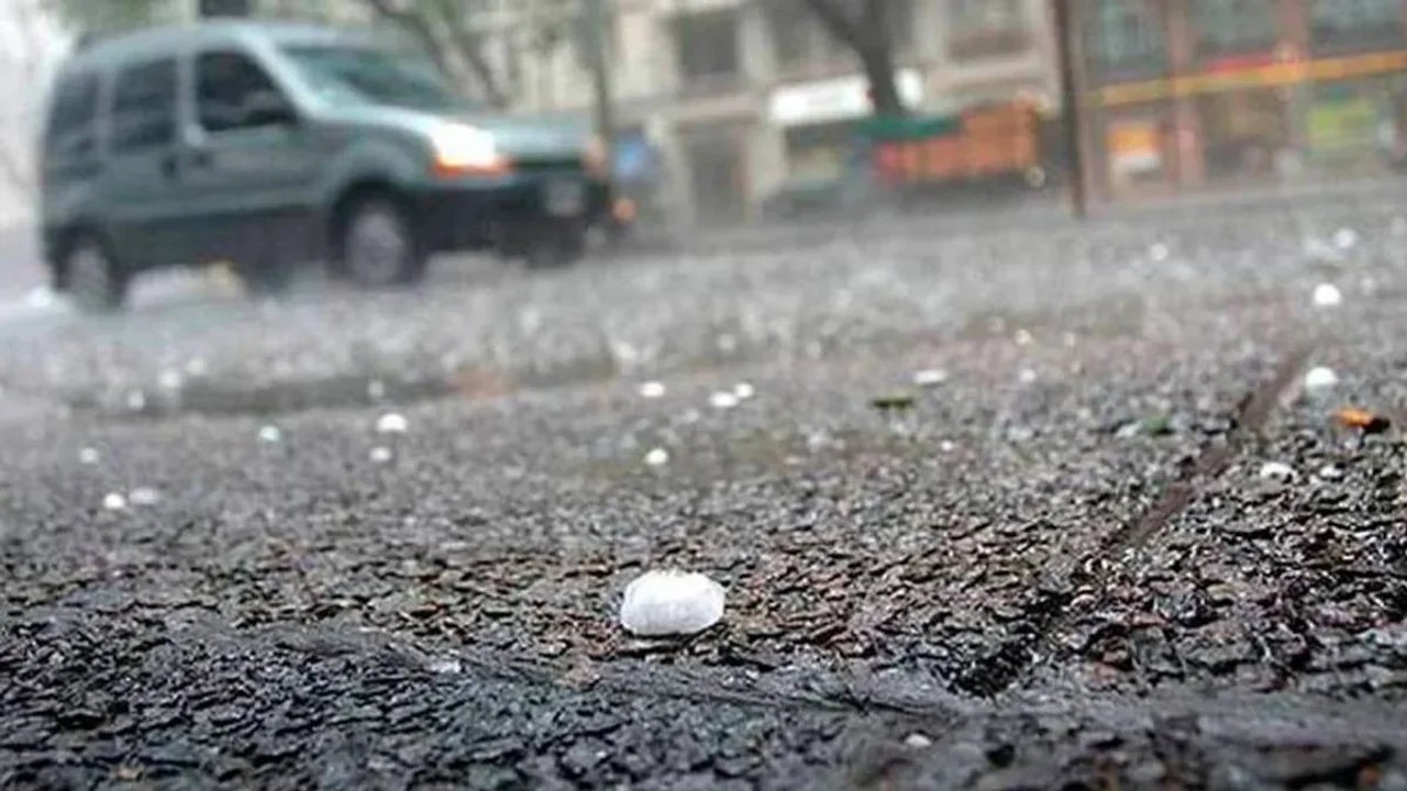 Emitieron alerta amarilla y naranja por tormentas fuertes y posible caída de granizo
