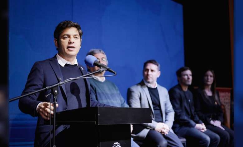 Kicillof no descartó competir en una interna en 2027, pero pidió dejar de lado las candidaturas