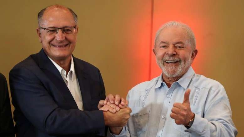 El vicepresidente de Brasil criticó a Milei y advirtió que sus declaraciones "perjudican a la Argentina"
