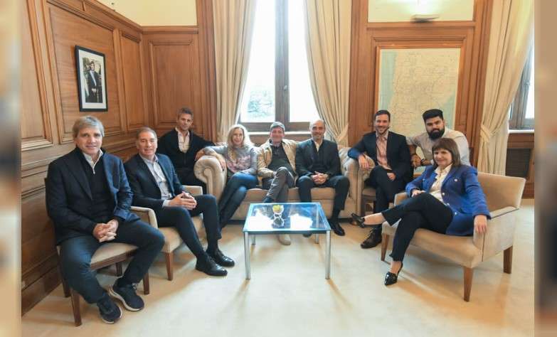 El Gobierno reactivó su mesa política para definir la estrategia de las reformas pendientes en el Congreso
