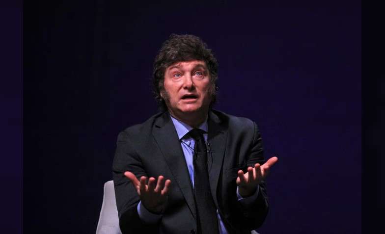 Milei utilizó la frase “Nunca Más” para cuestionar la inflación histórica y reavivó la polémica