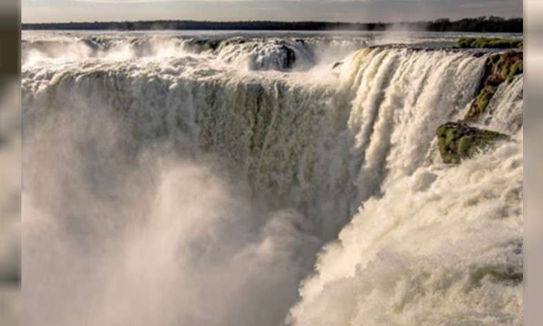 Cierran el acceso a la Garganta del Diablo por la crecida del río Iguazú