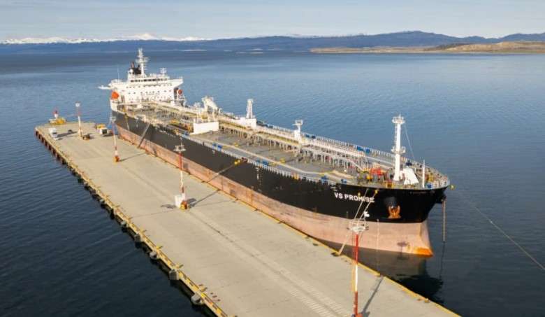 Taiana y Grabois repudiaron el ingreso de un buque petrolero británico a Ushuaia