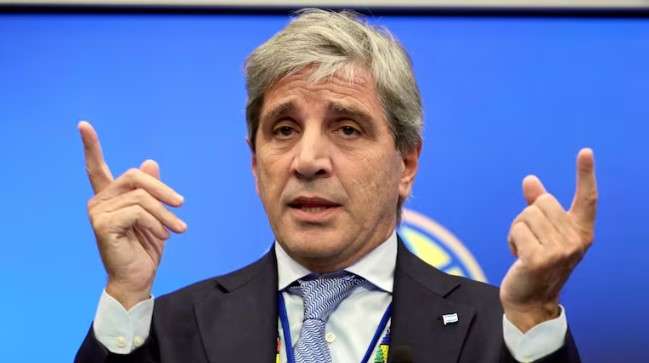 Caputo busca reducir la dependencia del mercado interno para conseguir dólares