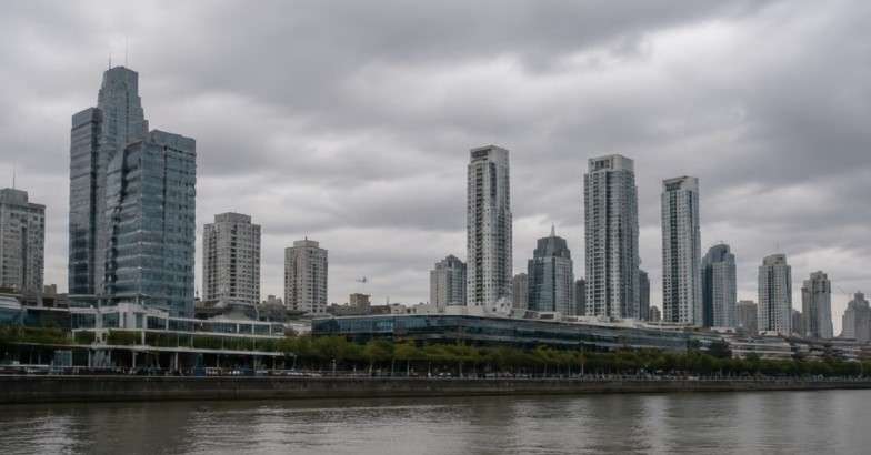 Miércoles frío y nublado en Buenos Aires: qué pasará con las lluvias