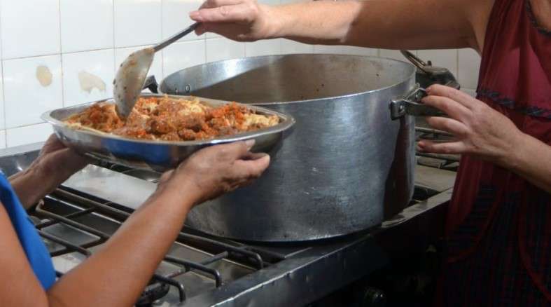 La crisis económica también llega a los templos: casi la mitad de quienes buscan ayuda pide alimentos, dinero o trabajo