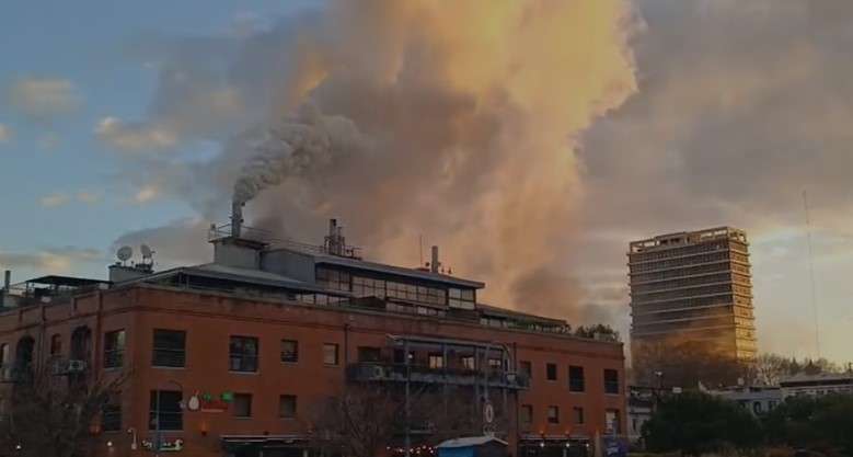 Incendio en un restaurante de Puerto Madero: evacuaron a unas 50 personas y dos fueron asistidas
