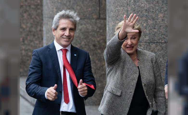 El FMI elogió la disciplina fiscal del Gobierno tras la reunión de Georgieva con Caputo