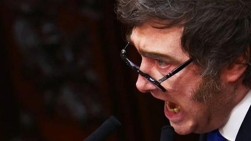 Una encuesta reservada encendió alarmas en el Gobierno: Milei perdería los tres escenarios de balotaje medidos