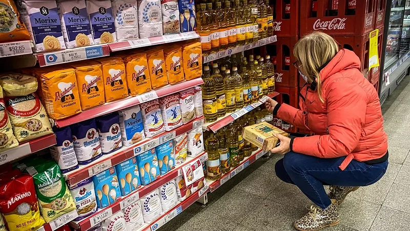 Cayó el consumo de los hogares en septiembre y se profundiza el freno de la economía